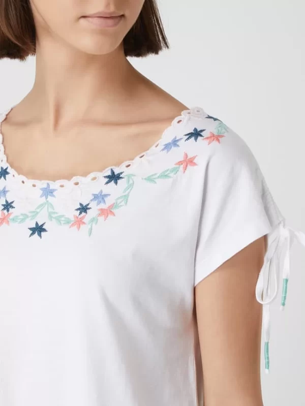Montego Shirt Mit Floralen Stickereien – Weiß 4