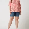 ONLY CARMAKOMA PLUS SIZE Bluse Mit Floralem Muster Modell ‘Super’ – Marineblau 17